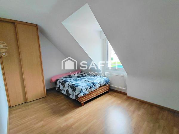 Maison non mitoyenne, vie de plain pied, grand terrain et grand garage