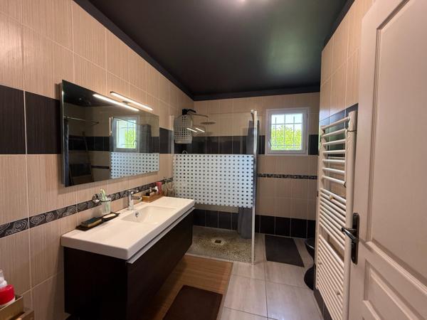 Un cadre de vie rare, entre calme absolu et potentiel à exploiter.