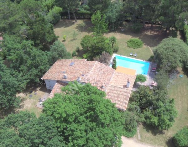 Belle maison d'architecte dans un beau parc boisé Montauban Le Fau