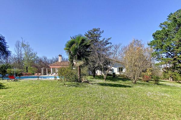 Belle maison d'architecte dans un beau parc boisé Montauban Le Fau