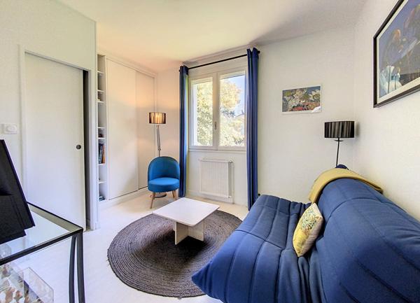 Belle maison d'architecte dans un beau parc boisé Montauban Le Fau