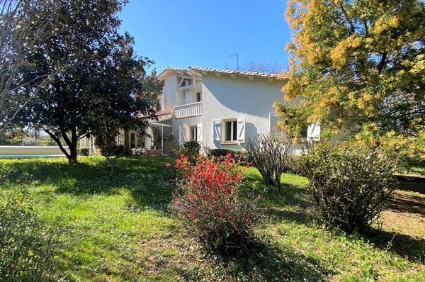 Belle maison d'architecte dans un beau parc boisé Montauban Le Fau