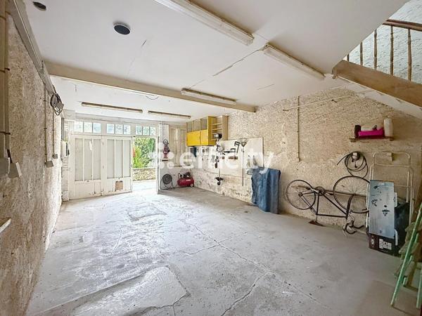 Maison
         6 pièces
        - 155 m² Exclusivité 185 000 €*