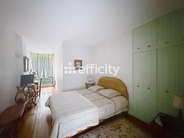 Maison
         6 pièces
        - 155 m² Exclusivité 185 000 €*