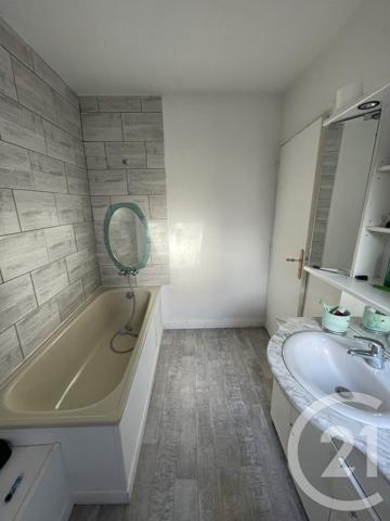 Immeuble à vendre  120 m2 GUISE - 02