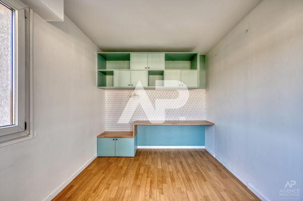 Appartement Rueil Malmaison 4 pièce(s) 76.39 m2 €450 000 ** - Référence 19453