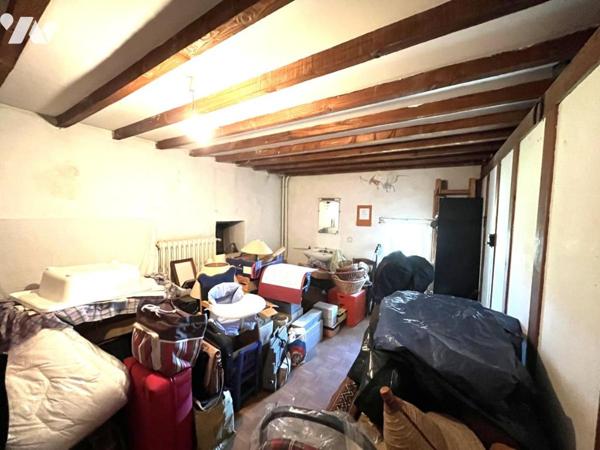 Grande et belle maison en pierres avec jardin, dépendance et vue