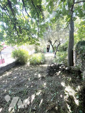 Grande et belle maison en pierres avec jardin, dépendance et vue
