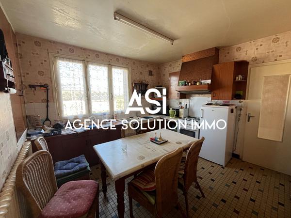 Pavillon sur sous sol + Terrains + Hangar et une bâtisse - Detached house + outbuildings and land