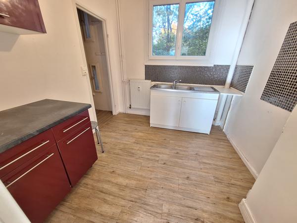 Beauvais (60000) Appartement trois pièces avec cave