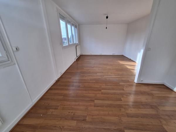 Beauvais (60000) Appartement trois pièces avec cave