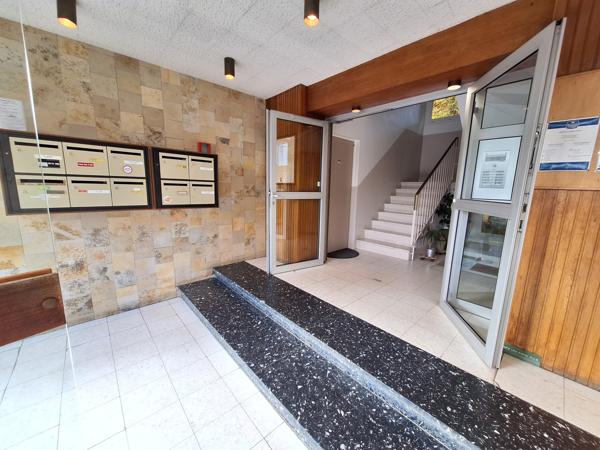 Beauvais (60000) Appartement trois pièces avec cave