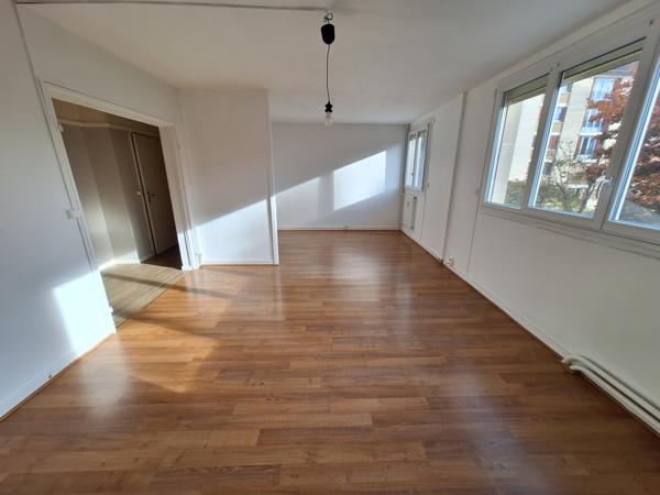 Beauvais (60000) Appartement trois pièces avec cave
