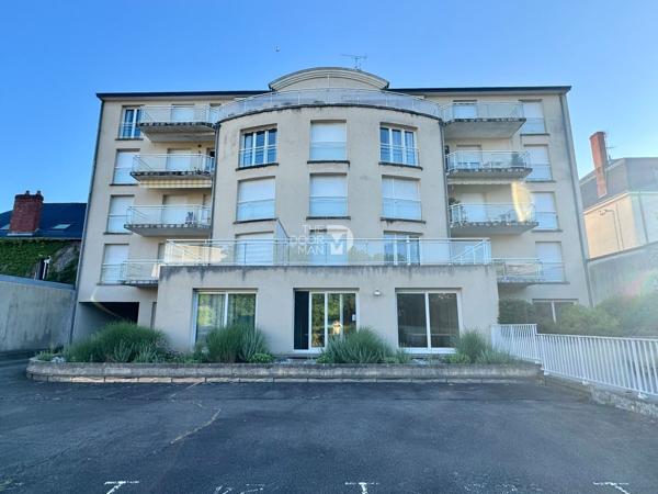 Bureau - À vendre - 229 m² - LAVAL | The Door Man