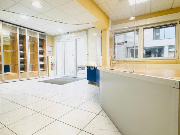 Bureau - À vendre - 229 m² - LAVAL | The Door Man