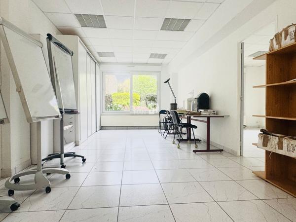 Bureau - À vendre - 229 m² - LAVAL | The Door Man