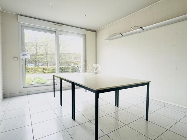 Bureau - À vendre - 229 m² - LAVAL | The Door Man