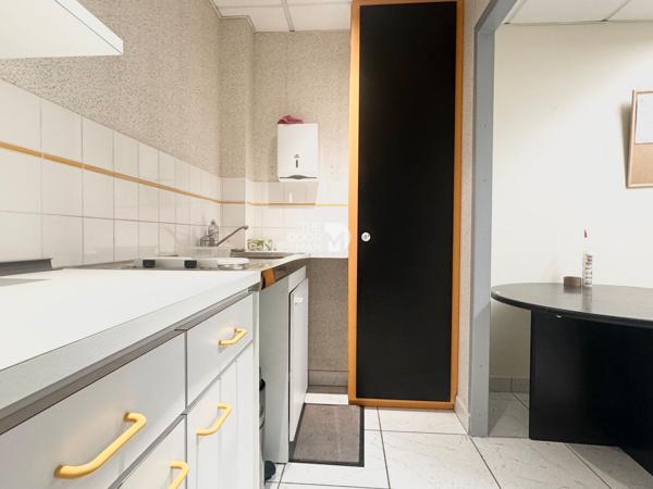 Bureau - À vendre - 229 m² - LAVAL | The Door Man