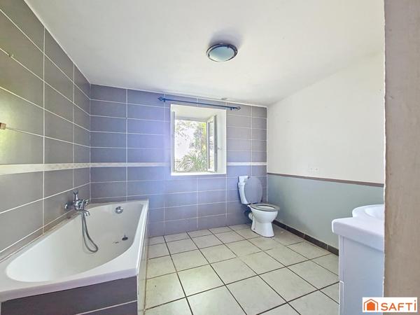 Authentique Béarnaise 213M2 avec dépendances et jardin à l’anglaise