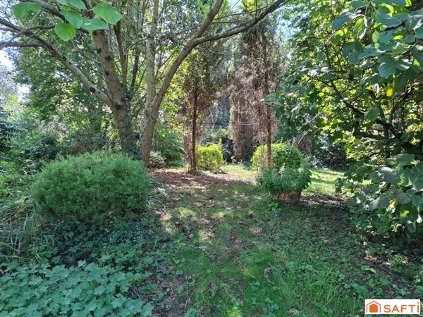 Authentique Béarnaise 213M2 avec dépendances et jardin à l’anglaise