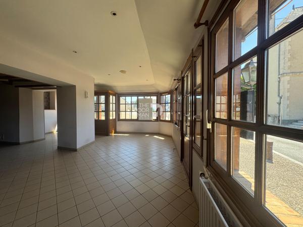 Locaux commerciaux - Loué - 190 m² - L'HUISSERIE | The Door Man