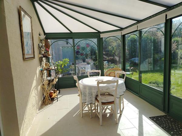 Maison Saint Avertin 6 pièce(s)108 m² avec véranda de 18m² et jardin paysager