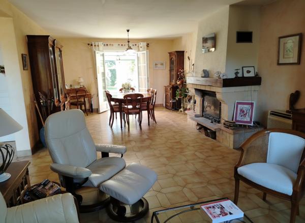 Maison Saint Avertin 6 pièce(s)108 m² avec véranda de 18m² et jardin paysager