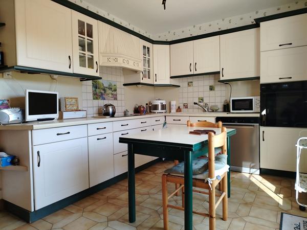 Maison Saint Avertin 6 pièce(s)108 m² avec véranda de 18m² et jardin paysager