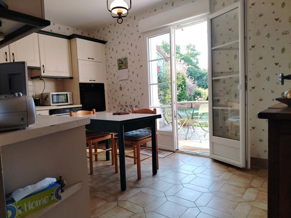 Maison Saint Avertin 6 pièce(s)108 m² avec véranda de 18m² et jardin paysager