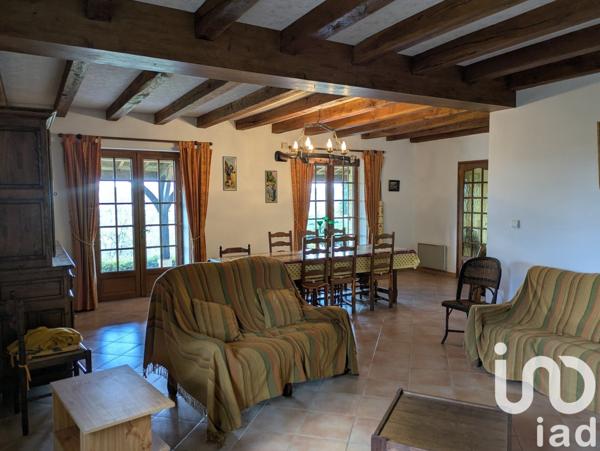 Maison 7 pièces de 175 m² à Saint-Cyprien (24220)