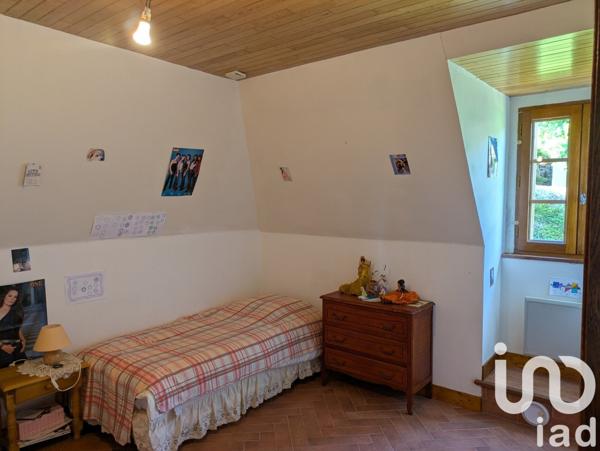 Maison 7 pièces de 175 m² à Saint-Cyprien (24220)