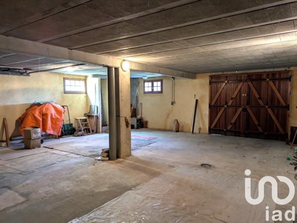 Maison 7 pièces de 175 m² à Saint-Cyprien (24220)