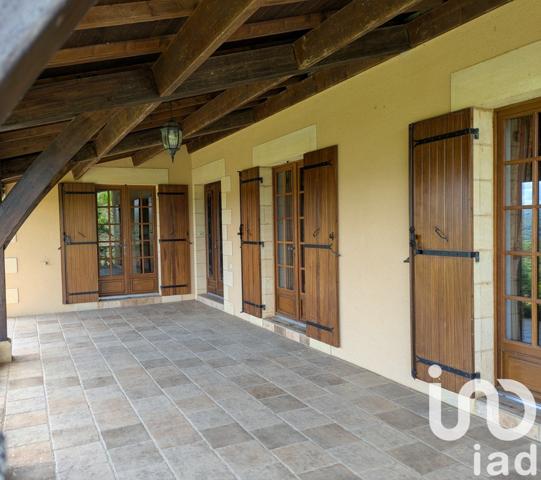 Maison 7 pièces de 175 m² à Saint-Cyprien (24220)