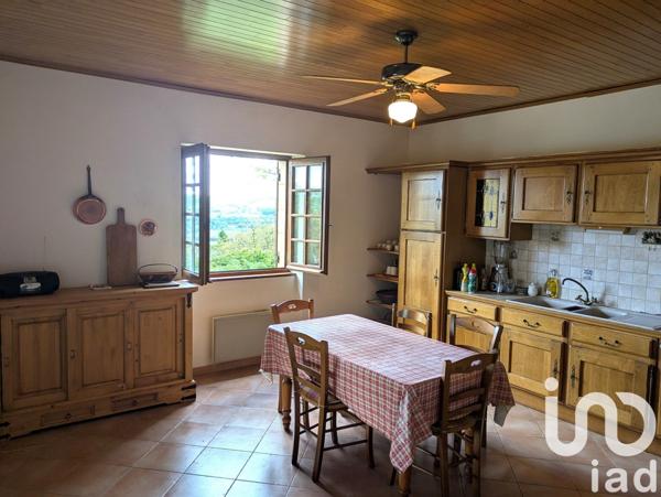 Maison 7 pièces de 175 m² à Saint-Cyprien (24220)