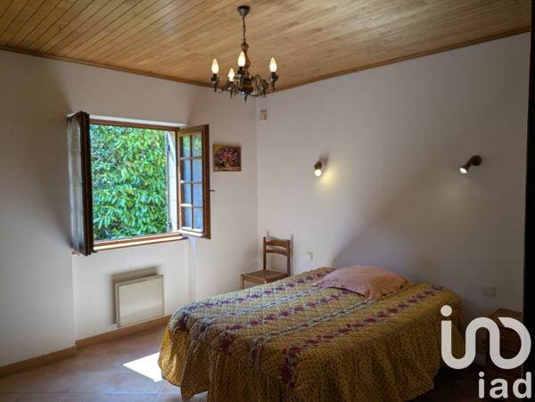 Maison 7 pièces de 175 m² à Saint-Cyprien (24220)