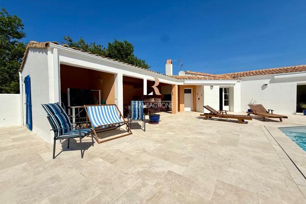 La Rochelle (17000) Lagord - Maison de plain pied sur jolie parcelle avec piscine, garage et stationnements