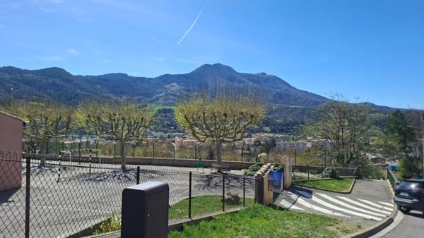 DIGNE-LES-BAINS – APPARTEMENT T3 DE 65,57 M² AVEC BALCON, GARAGE ET CAVE