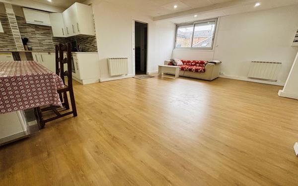 Maison à vendre    3 pièces • 160 m2 Saint-Quentin