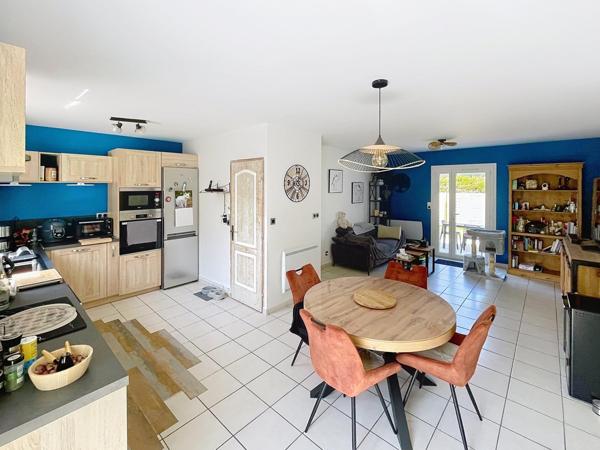 Maison 2 chambres avec garage.