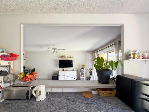 Appartement T3 en rez-de-jardin avec 108 m² d’extérieur, exposé Sud-Ouest, parking et résidence sécurisée MARSEILLE 13EME ARRONDISSEMENT (13)