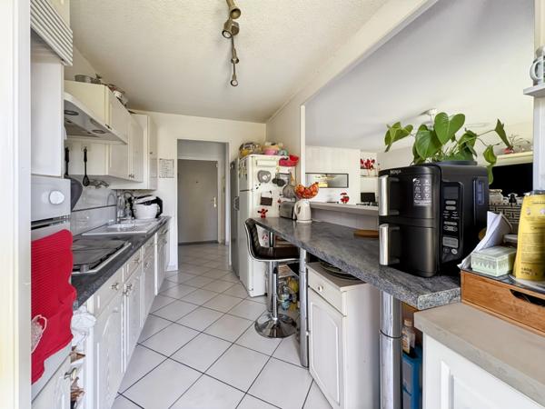 Appartement T3 en rez-de-jardin avec 108 m² d’extérieur, exposé Sud-Ouest, parking et résidence sécurisée MARSEILLE 13EME ARRONDISSEMENT (13)