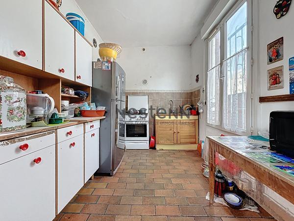 Maison individuelle Villeneuve Saint Georges 4 pieces sous-sol total.