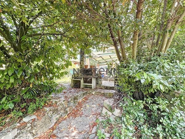 Maison individuelle Villeneuve Saint Georges 4 pieces sous-sol total.