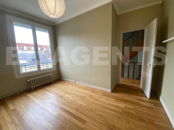 Grande maison d’architecte 262 m² avec studio indépendant – Quartier Bollée