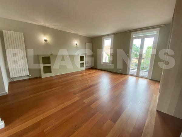 Grande maison d’architecte 262 m² avec studio indépendant – Quartier Bollée