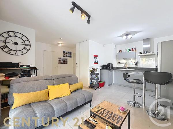 Appartement T2 à vendre  2 pièces - 42,75 m 2   SATHONAY CAMP  - 69