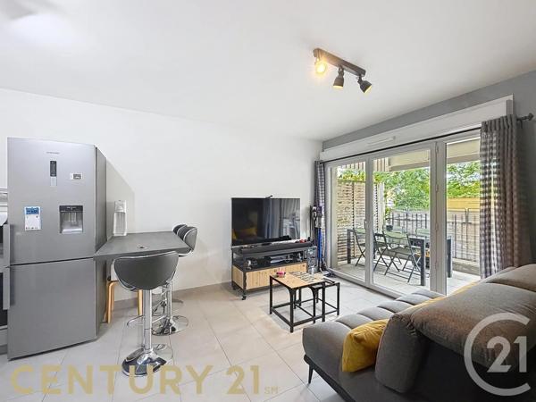 Appartement T2 à vendre  2 pièces - 42,75 m 2   SATHONAY CAMP  - 69