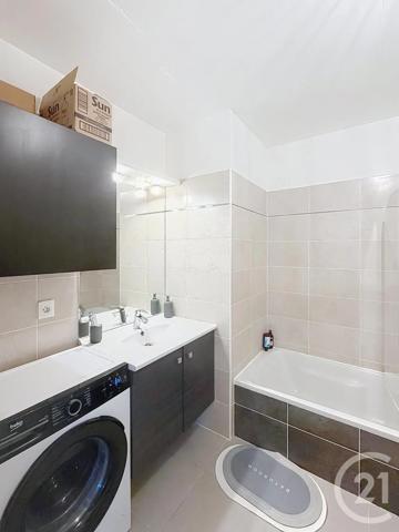 Appartement T2 à vendre  2 pièces - 42,75 m 2   SATHONAY CAMP  - 69