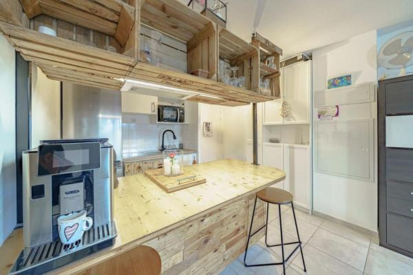 Appartement Le Castellet 2 pièce(s)  en rez de jardin 41.85 m2 avec parking en sous sol