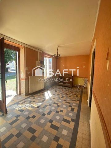 Maison de village avec grange et jardins